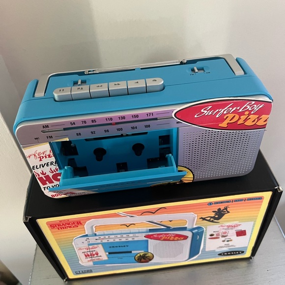 Stranger Things Season 4 Crosley Cassette Player, Bluetooth and Radio - Picture 3 of 7